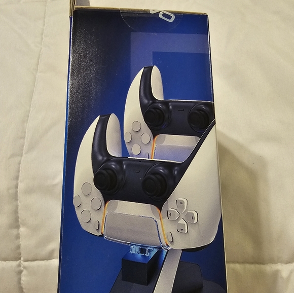 PS5 Charging Dock - Picture 3 of 3